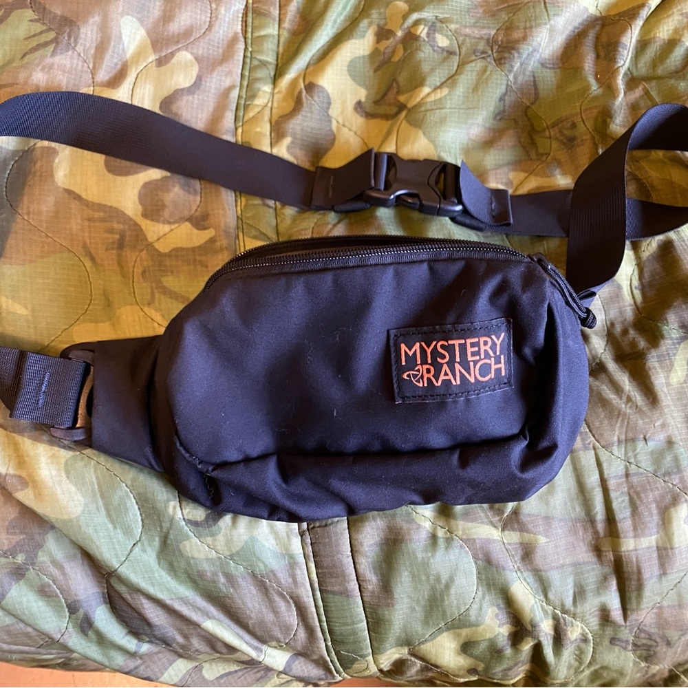 Very Nice Black Mystery Ranch Forager Fanny Pack